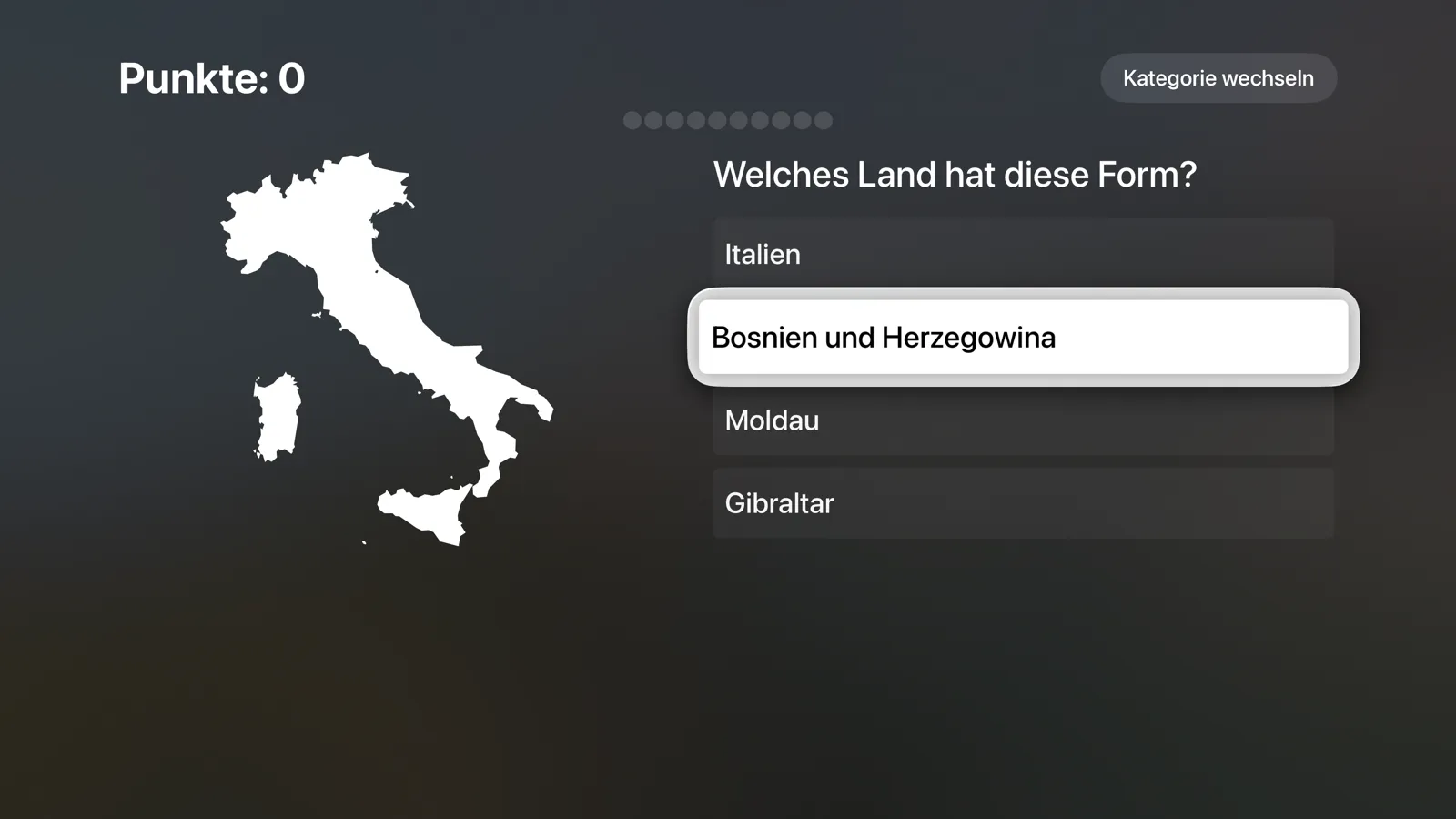 Flagtastic auf Apple TV: Karten-Quiz mit dem Umriss eines Landes und vier Antwortmöglichkeiten