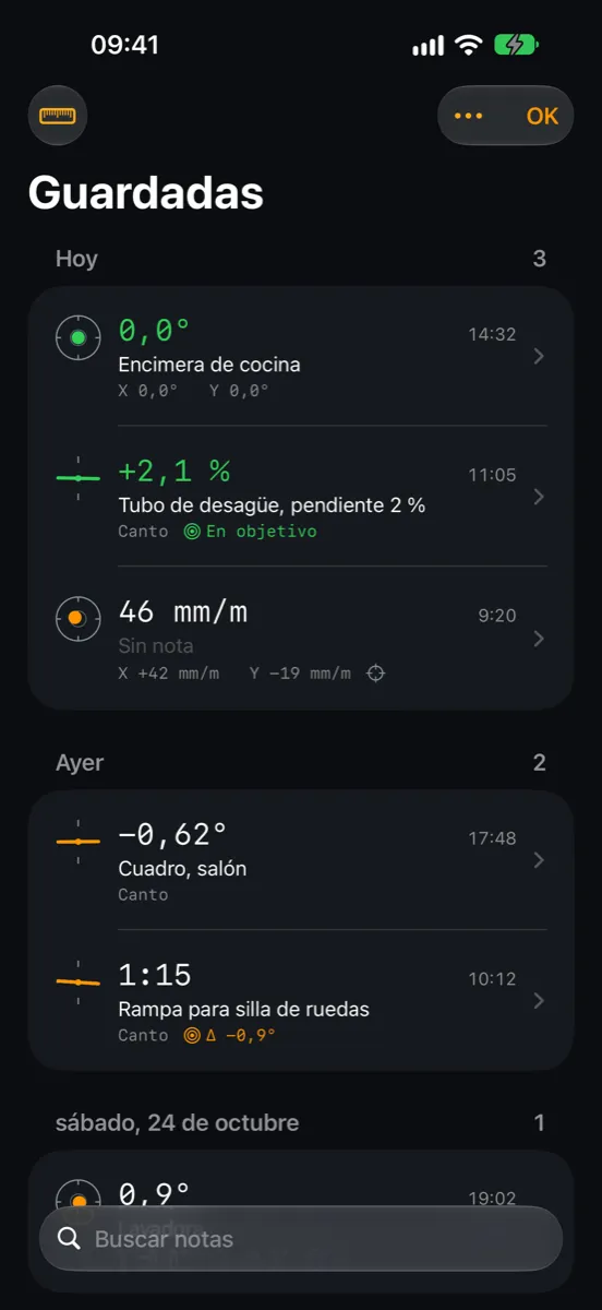 Inclinometer Pro en iPhone — lecturas guardadas con notas como Encimera de cocina, Tubo de desagüe, pendiente 2 % y Rampa para silla de ruedas