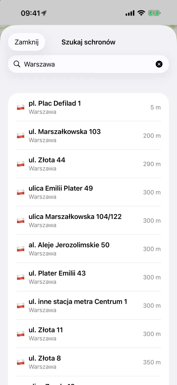 Szukaj schronów: wyszukiwanie hasła Warszawa daje listę schronów posortowaną według odległości