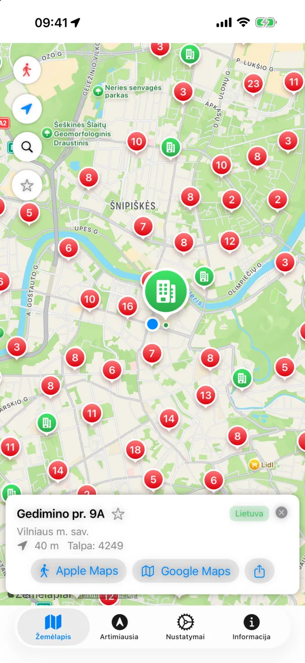 Vilniaus centro žemėlapis su priedangomis. Gedimino pr. 9A kortelėje rodomas 40 m atstumas, talpa 4249 ir Apple Maps bei Google Maps mygtukai